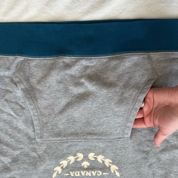 ROOTS LARGE WOMENS PULLOVER - Picture 3 of 13